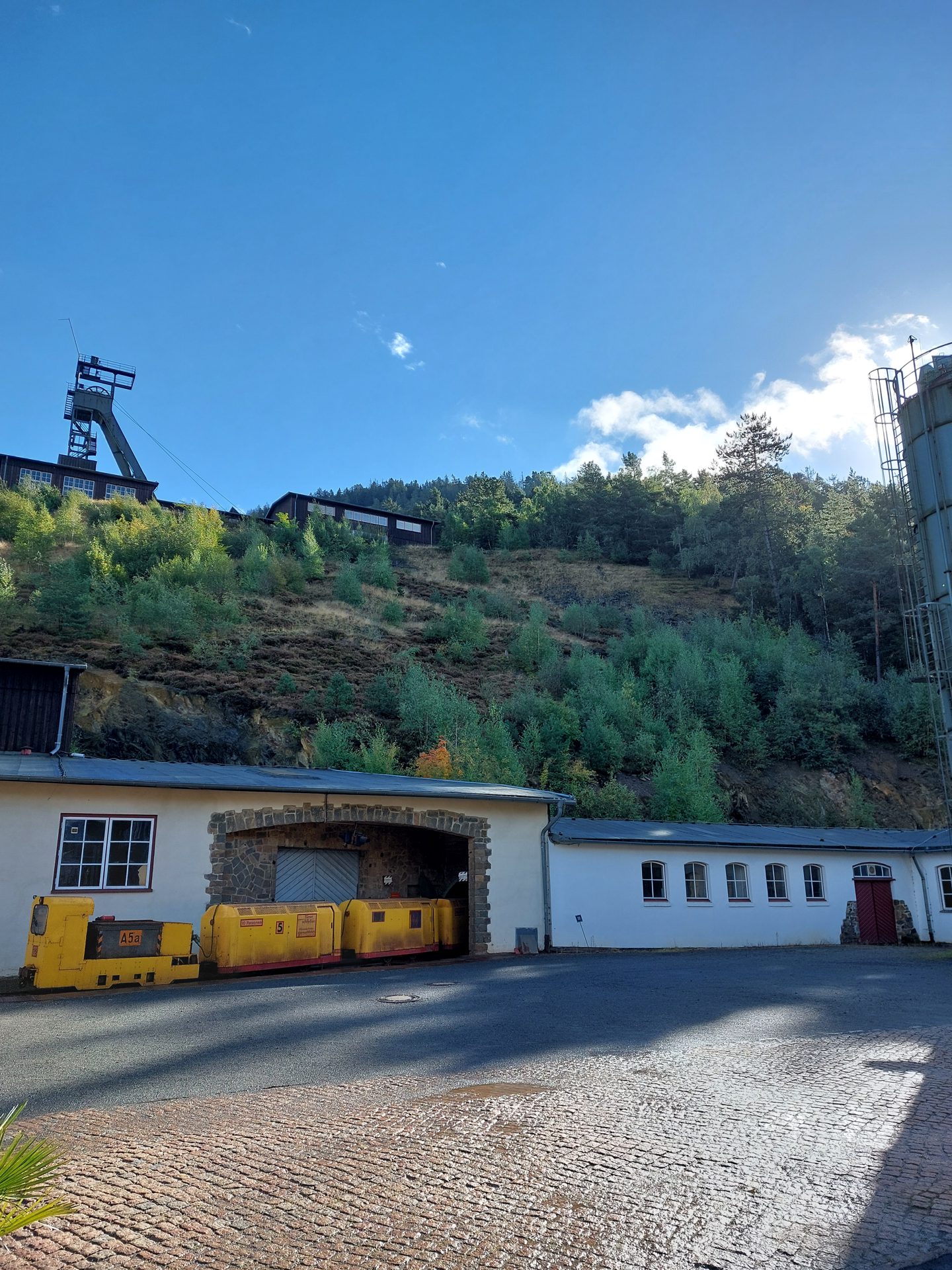 Mit der Grubenbahn vor Ort - Auf zum Schichtbeginn
