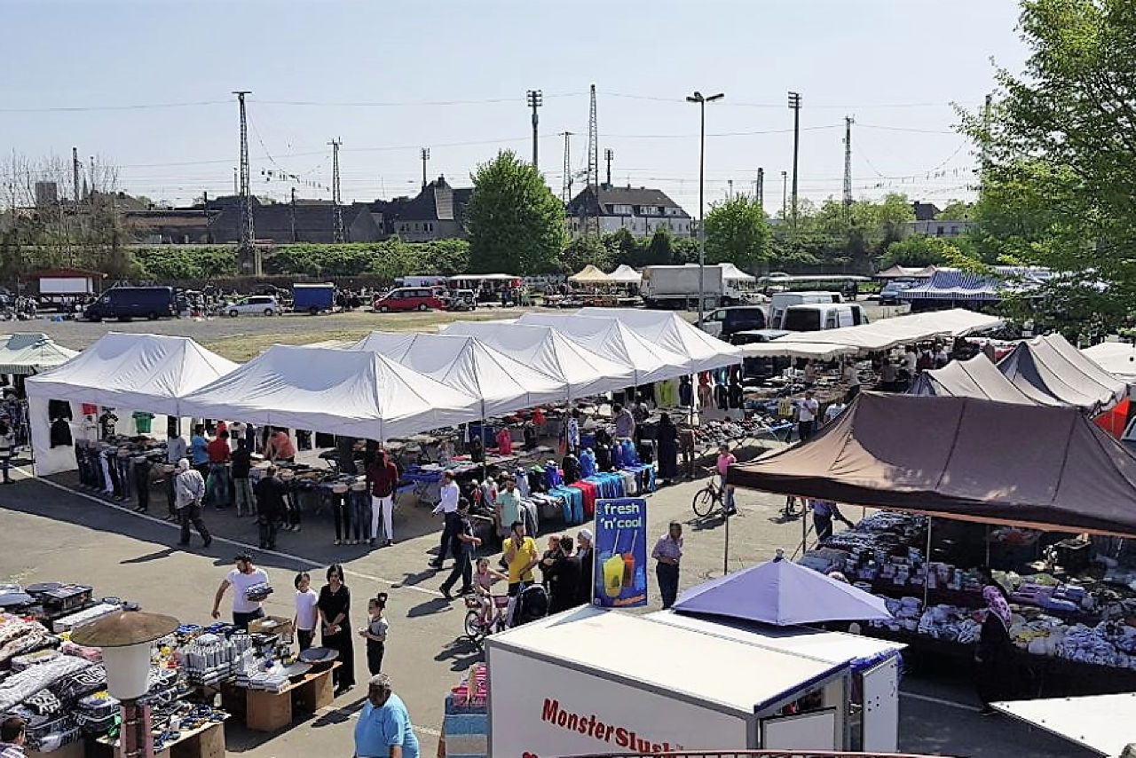 Flohmarkt an der Halle Gartlage