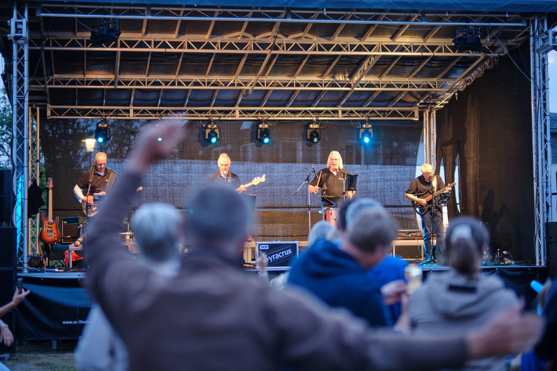 Live hinterm Deich - "Syracrus" in Horumersiel