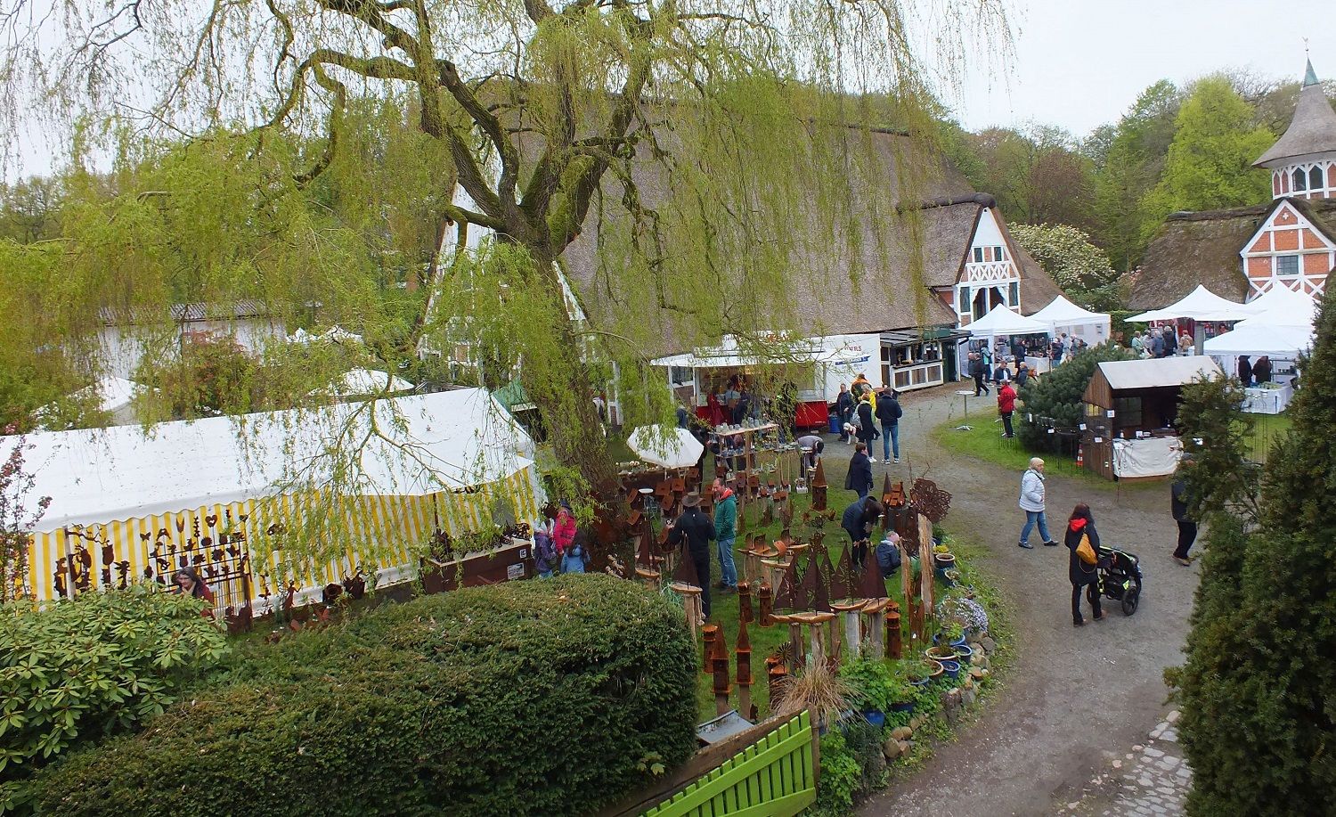 Kunsthandwerkermarkt im Taubenhof