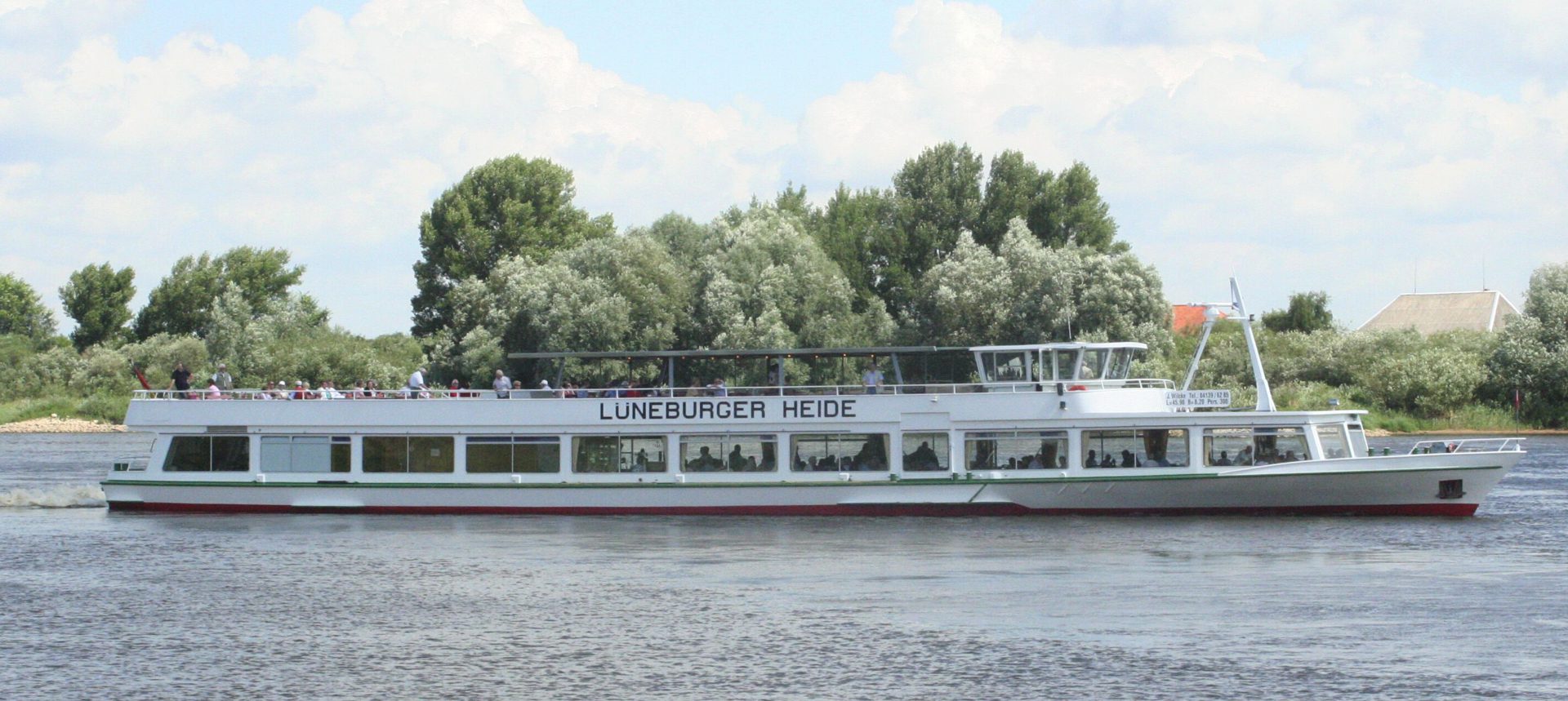 Brunch-Fahrt mit der LÜNEBURGER HEIDE in den Hamburger Hafen mit ausführlicher Hafenrundfahrt