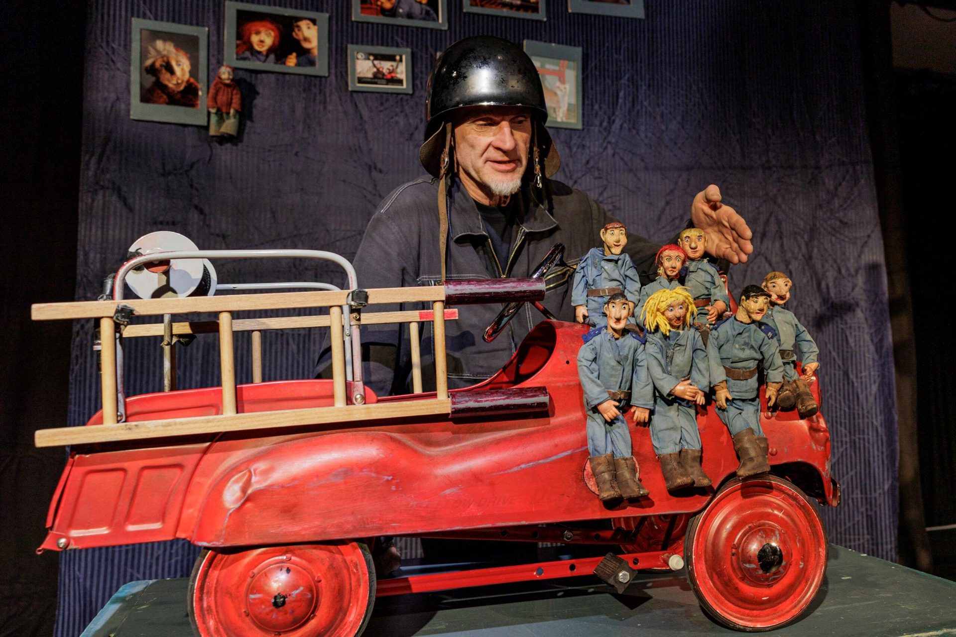 Bei der Feuerwehr wird der Kaffee kalt - Das Weite Theater