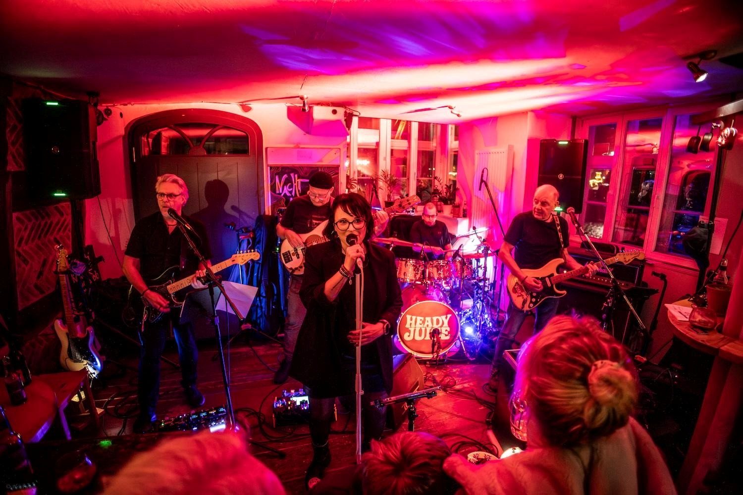Luna Music Club mit Sideeffectz und Heady Juice im Salon Hansen