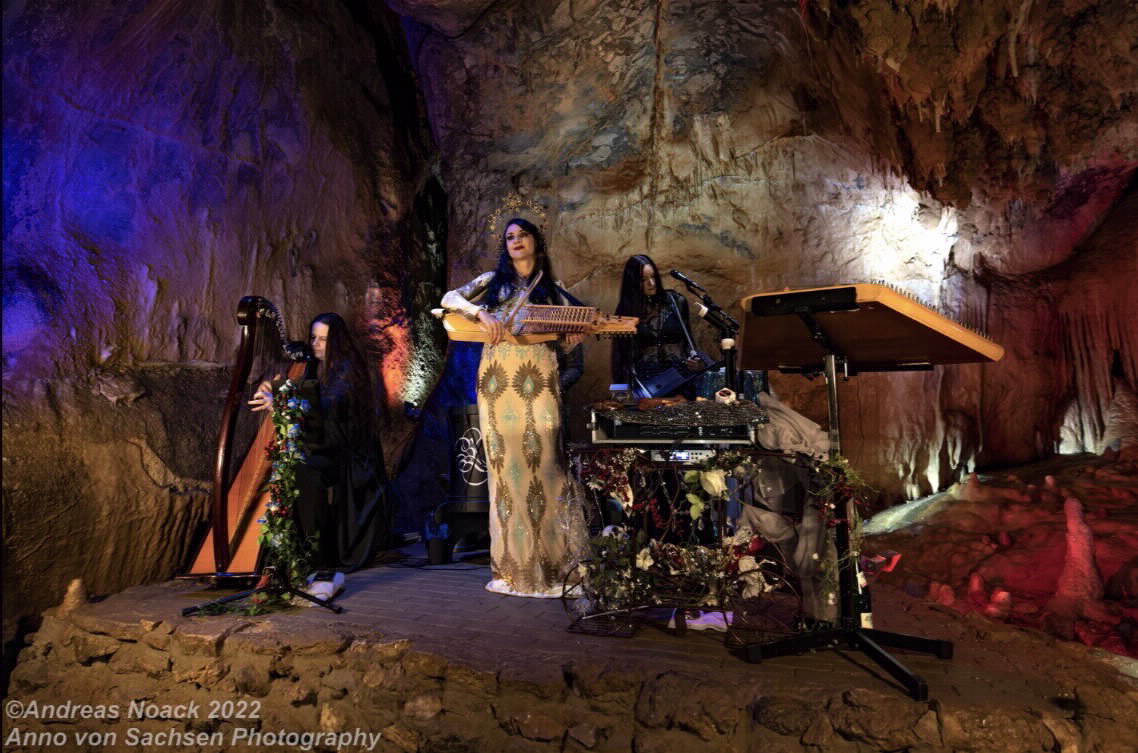 Konzert von Bruxas Solis und Bianca Stücker in der Kluterthöhle