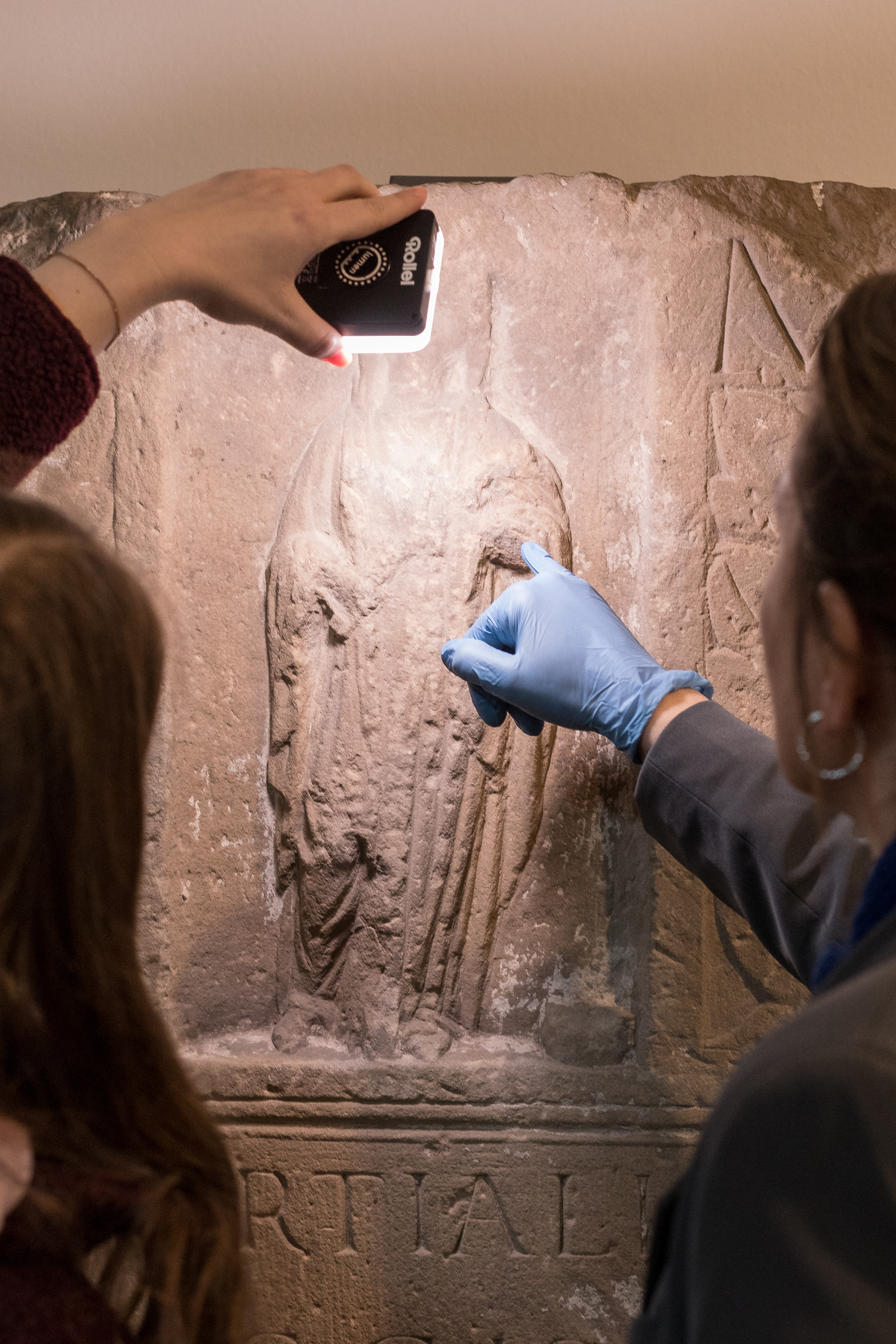 Vortrag im Museum bei der Kaiserpfalz über eine römische Grabstele