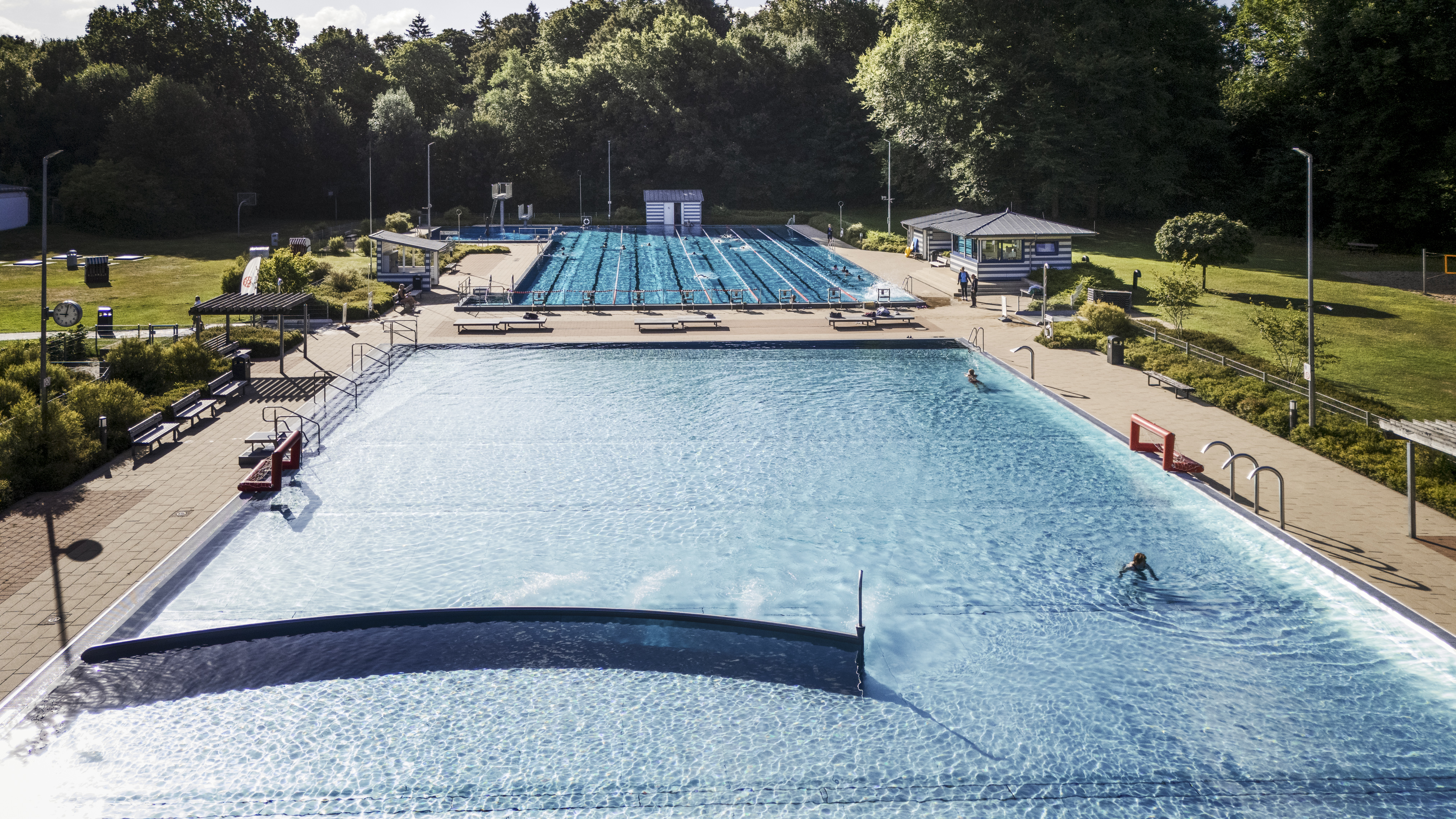 Laubharken im Freizeitbad Bargteheide
