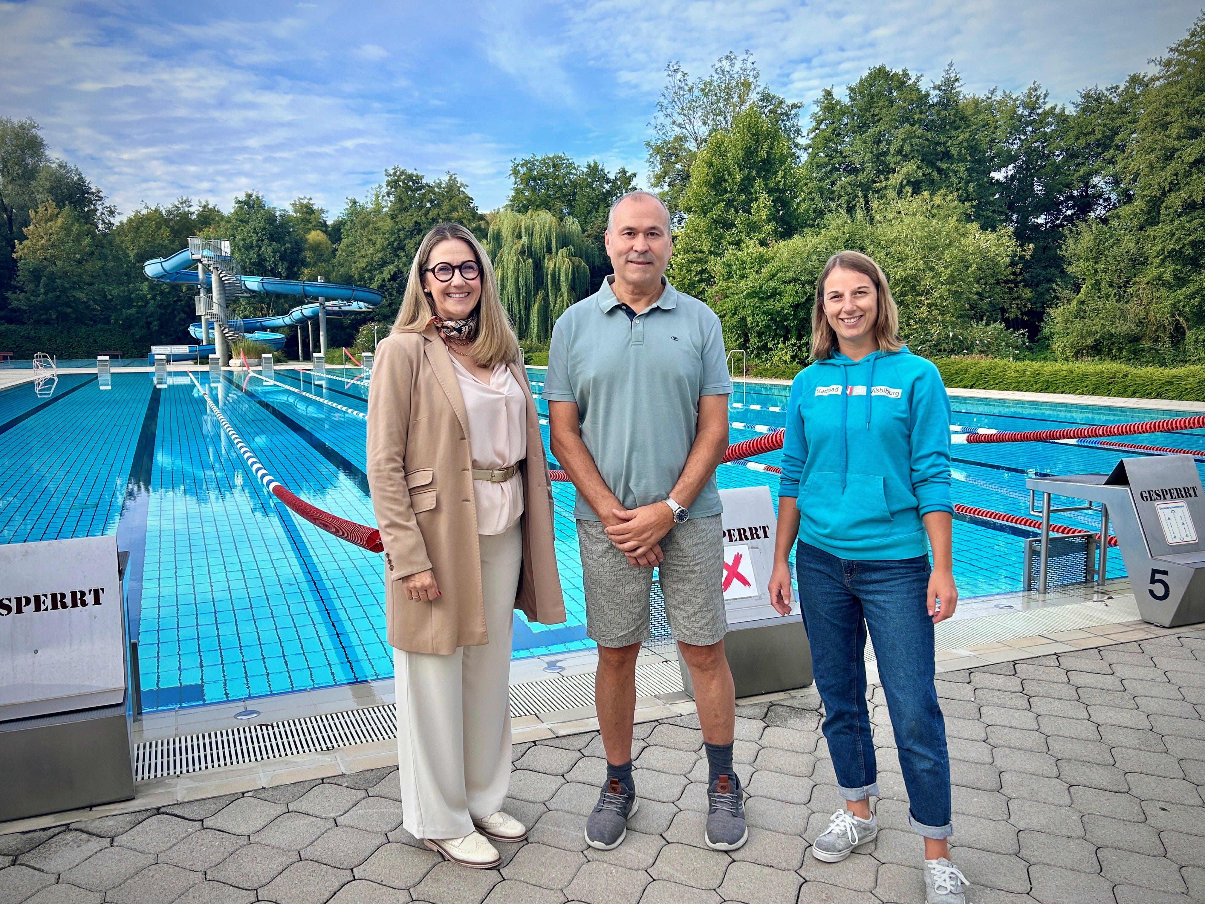 Neuntes Hundeschwimmen im Vilsbiburger Stadtbad