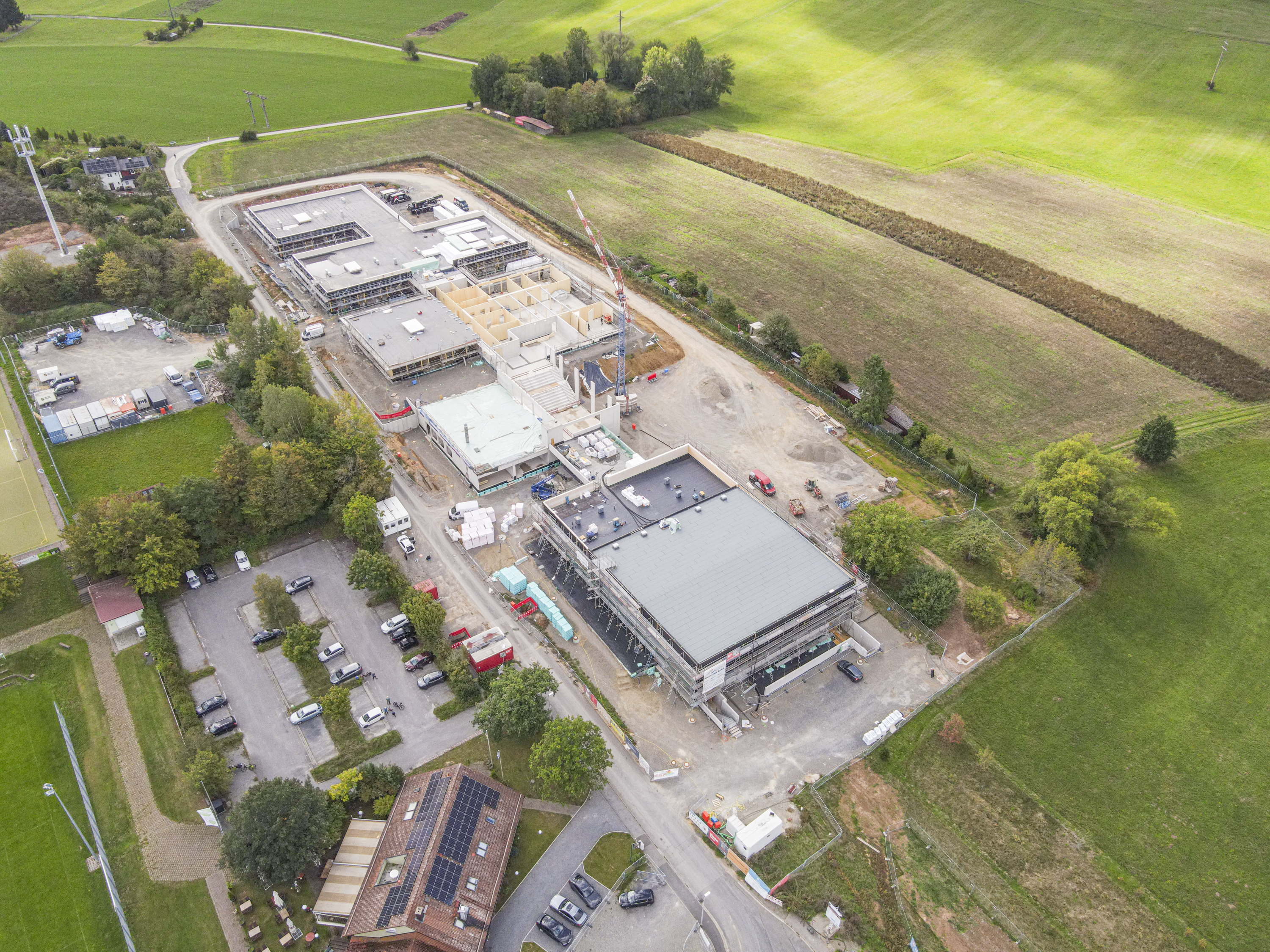 Baustellenführungen über die Baustelle Hennebergschule