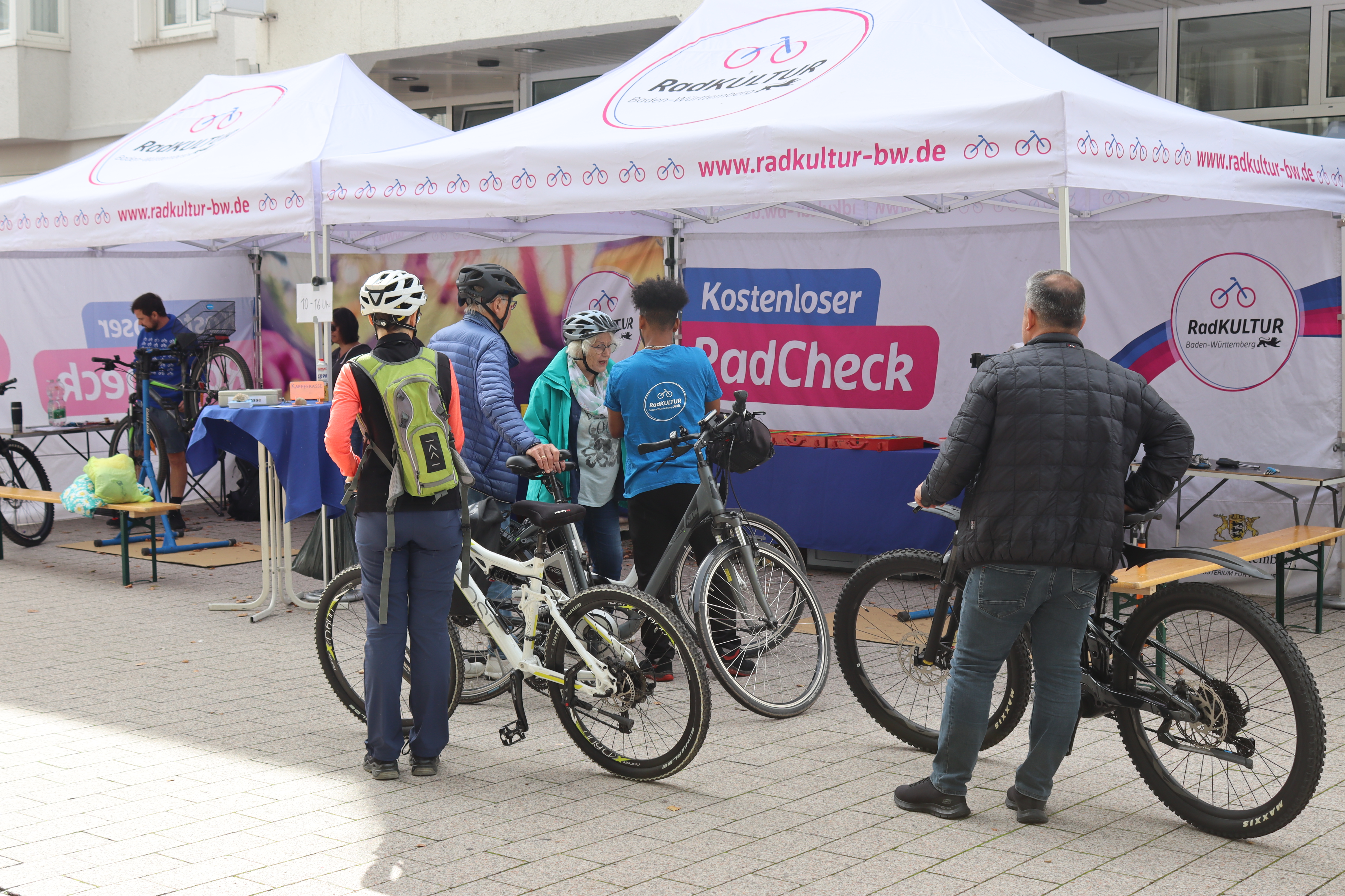 Kostenloser RadCheck in der Fußgängerzone