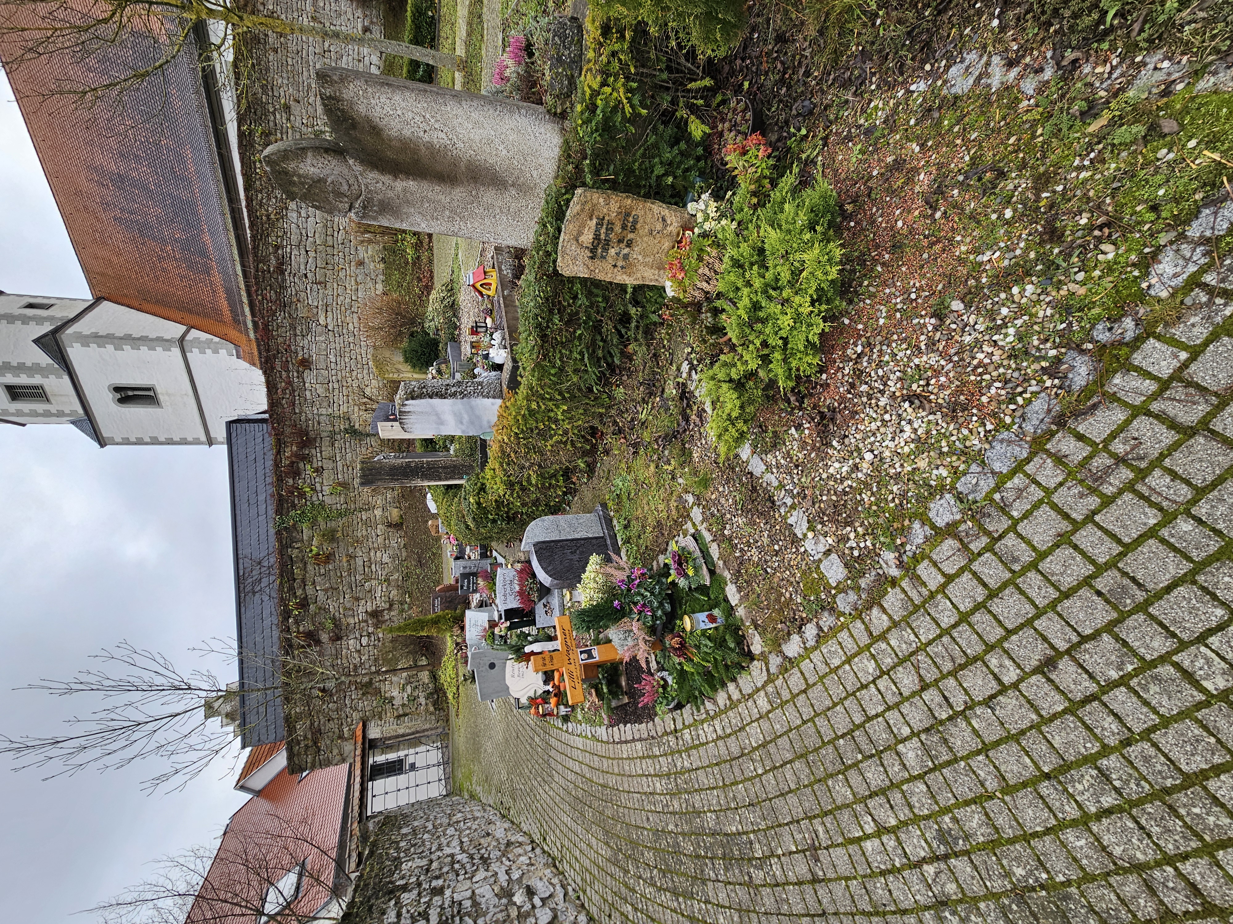 Tag des Friedhofs – Friedhof im Wandel: Geschichte bewahren, Natur gestalten