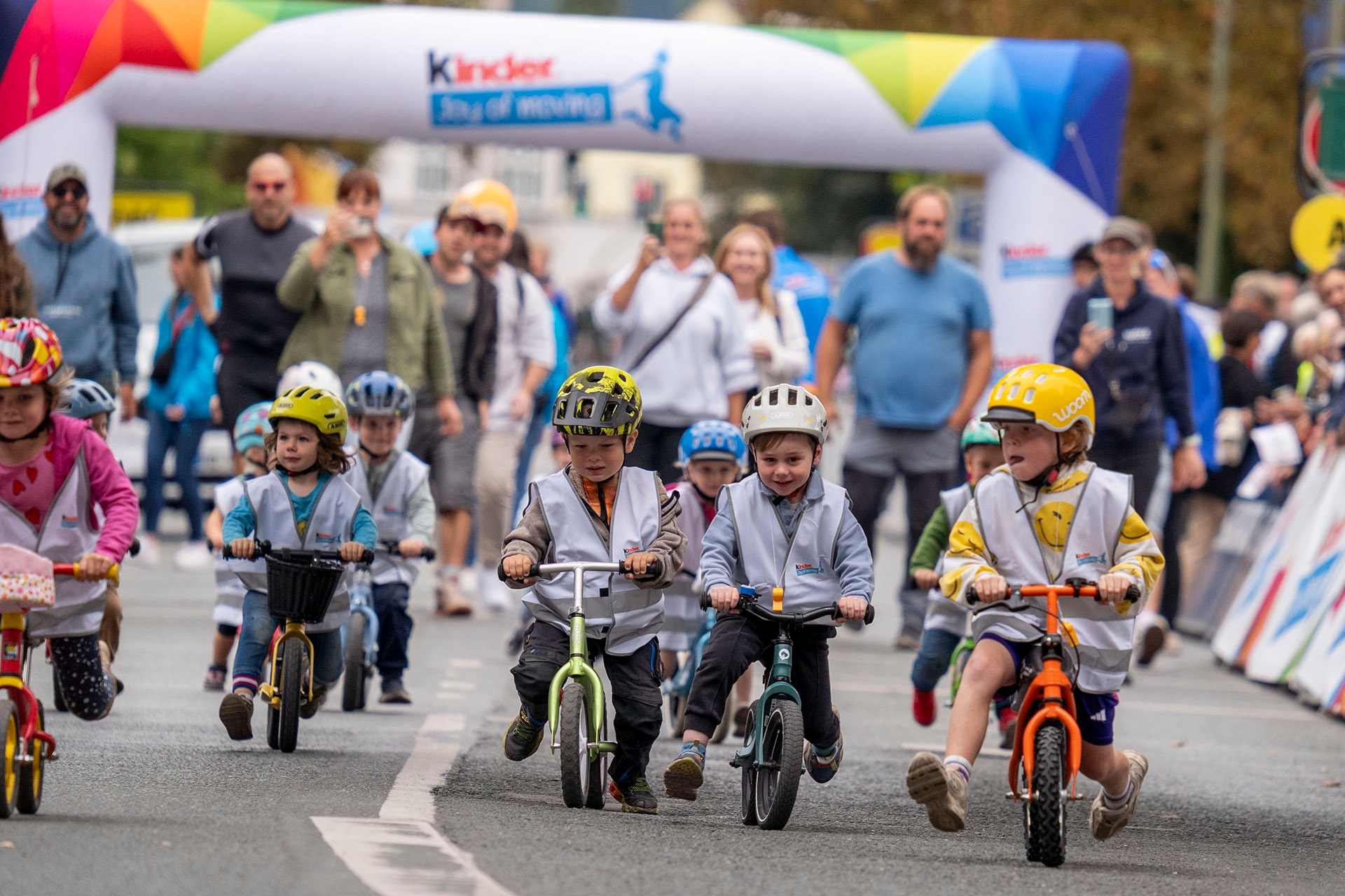 kinder Joy of Moving mini tour: Bike Parade
