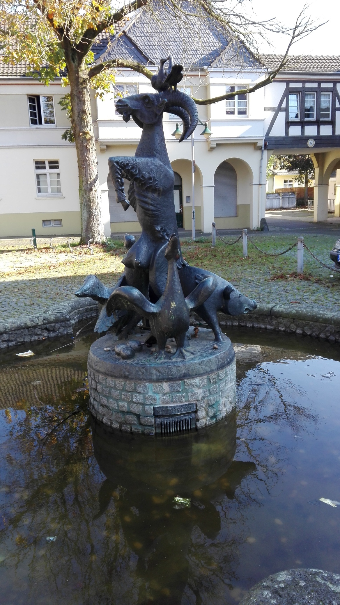 Bergmannsbrunnen, Brunnenplatz