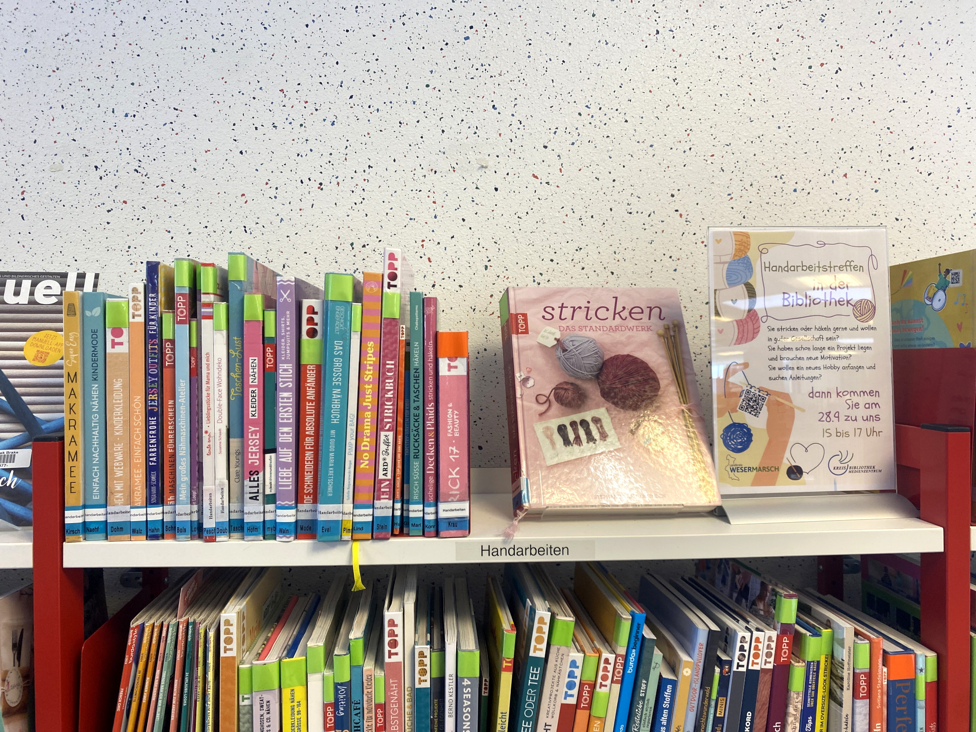 Handarbeitstreffen in der Kreisbibliothek Brake